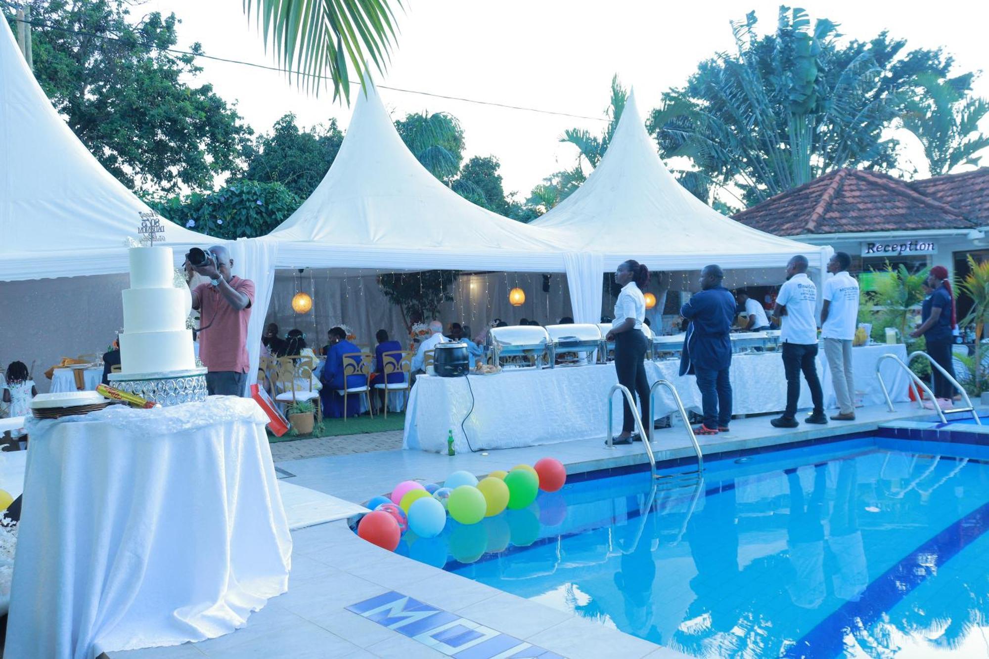 Mowicribs Hotel And Spa Entebbe Exterior foto
