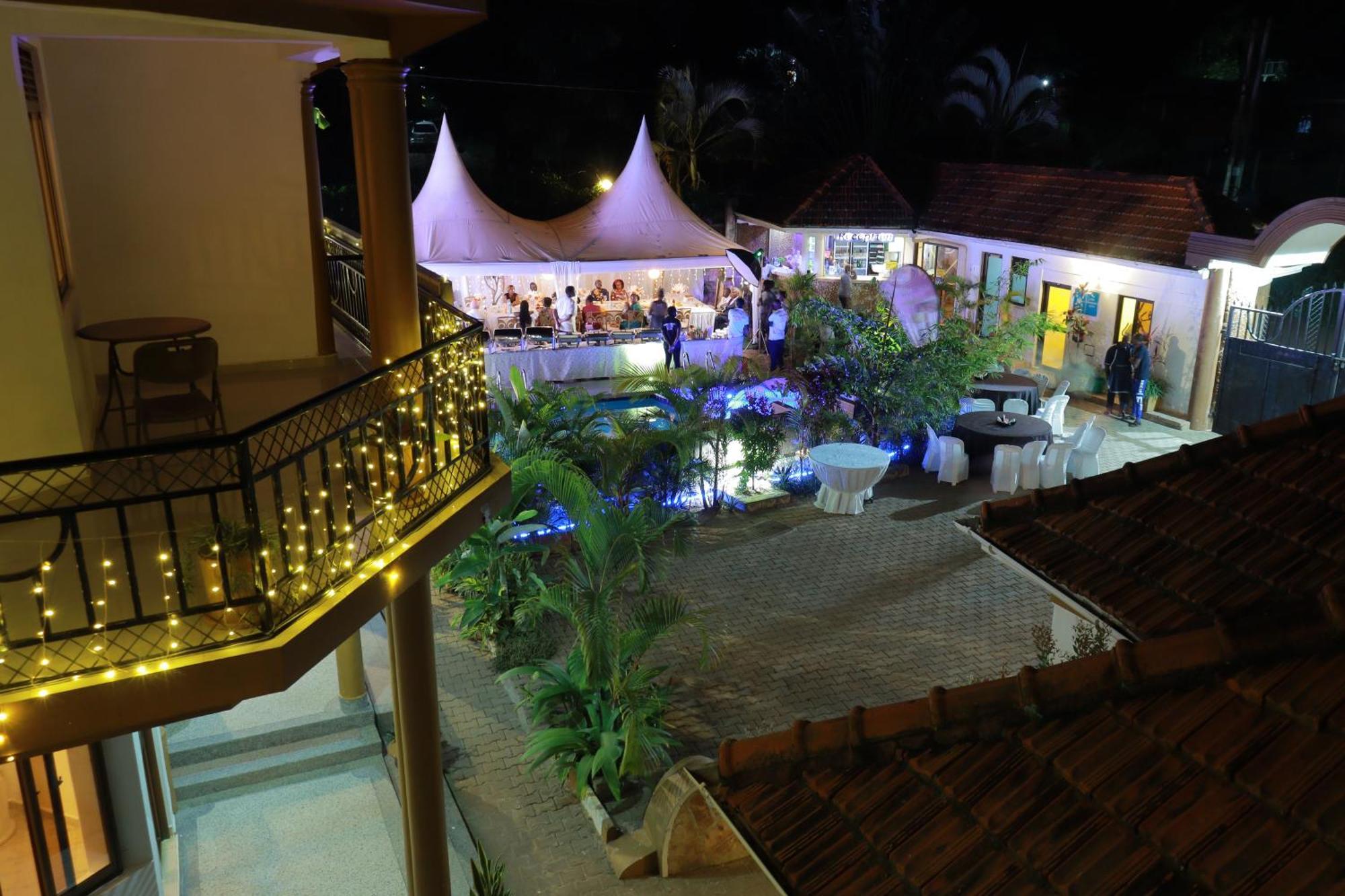 Mowicribs Hotel And Spa Entebbe Exterior foto